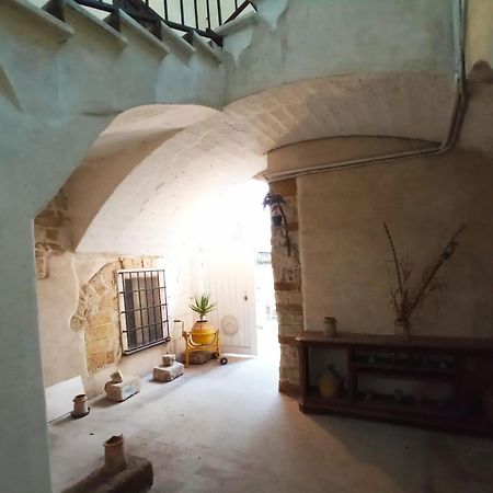 Palazzo Saraceno Apartments-Antico Rifugio Taranto Luaran gambar
